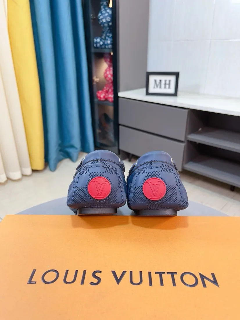 Men's men's shoes💰400🌹🌹[LV Louis Vuitton] New men's beanie shoes💝💝.. Top-grade imported cowhide embossed➕Comfortable leather lining. It is extremely skin-friendly and comfortable, feels very delicate, and the shape is very correct! Perfectly reflects the three-dimensional sense, code number: 38-44